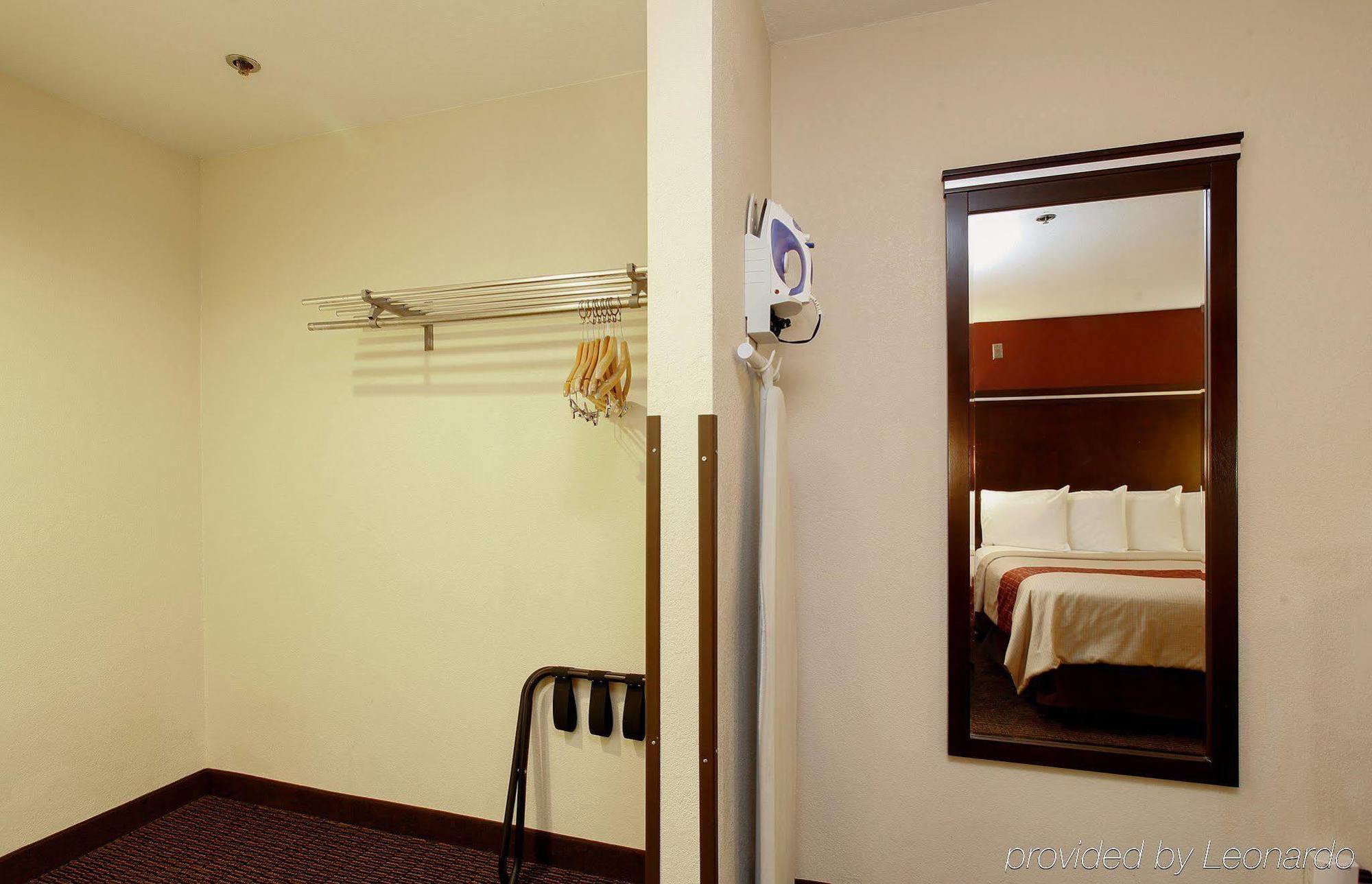 Ontario Airport Executive Inn Buitenkant foto